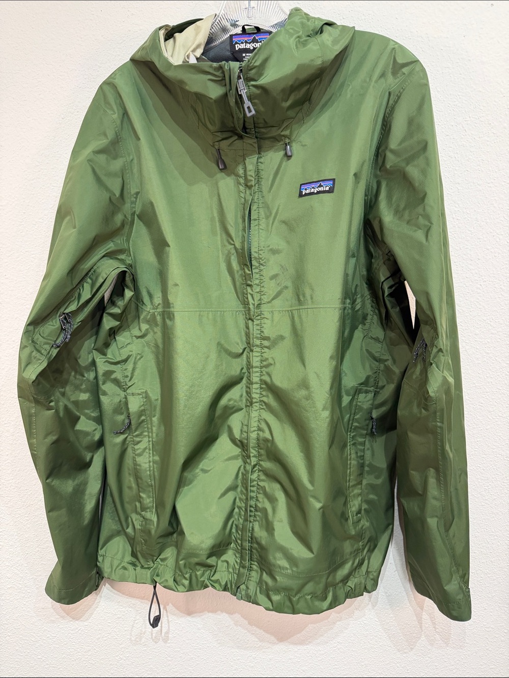 Patagonia Torrentshell Jacket Men's Medium Green Nylon Rainproof Outerwear - Picture 3 of 7